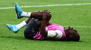 足在与拜仁 足在与拜仁